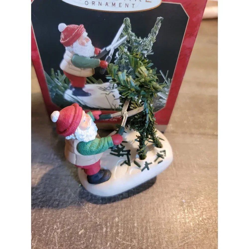 Hallmark 1997 prize Topiary‎ ornament Xmas Decor Santa Claus reindeer